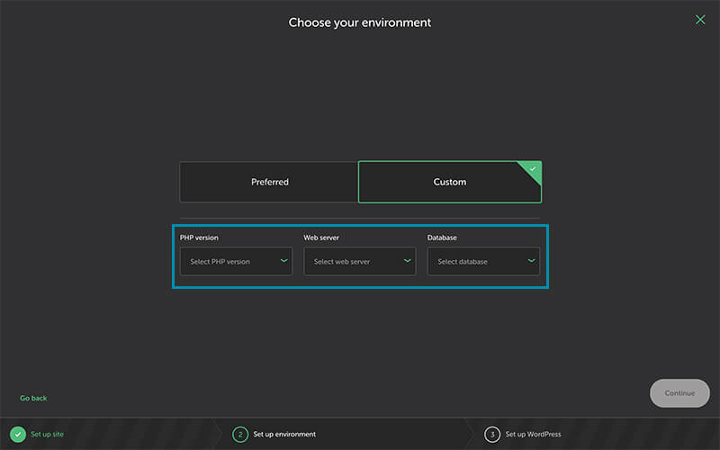 「Custom」でPHPのバージョン、Webサーバーの種類、MySQLのバージョンを設定可能